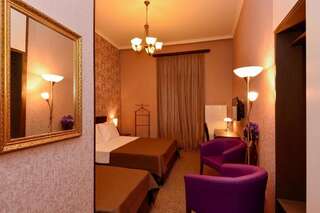 Отель King David Hotel Тбилиси Стандартный трехместный номер-6
