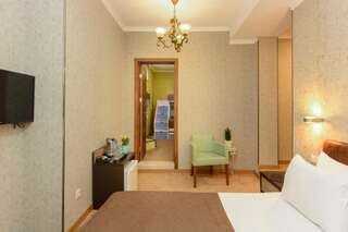 Отель King David Hotel Тбилиси Стандартный семейный номер-1